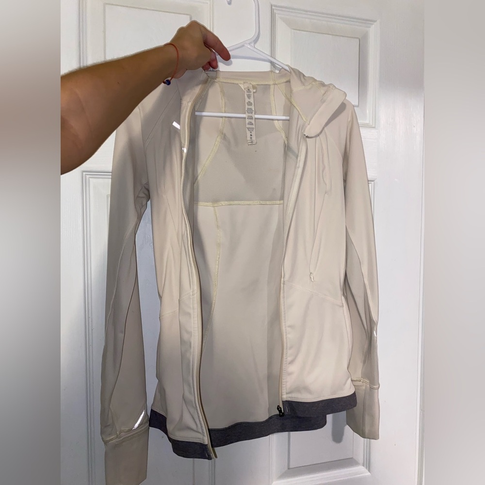 Lululemon jacket size 2 cream
